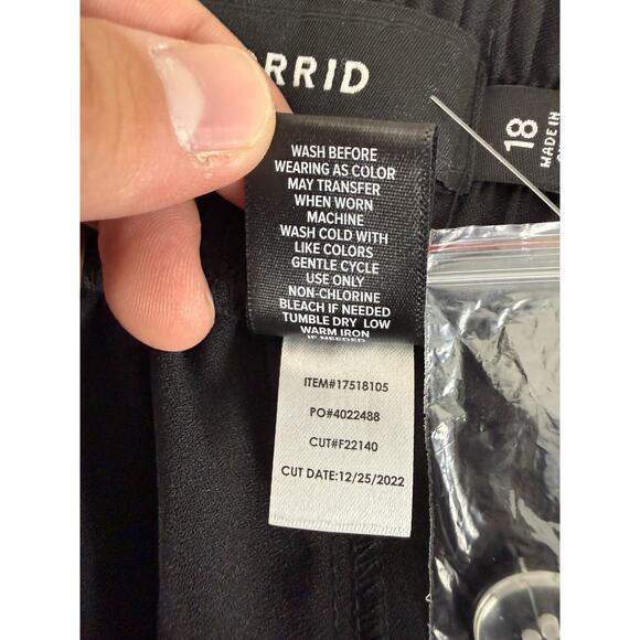 NEW Torrid Plus Size 18 Wide Leg Pants Black Pleated Button Zip Pocket Career - Picture 8 of 9